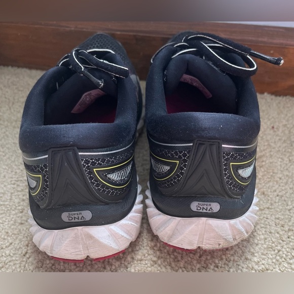 Brooks Sz 8 woman’s glycerin 15 black/purple/yellow running shoes - Picture 4 of 8